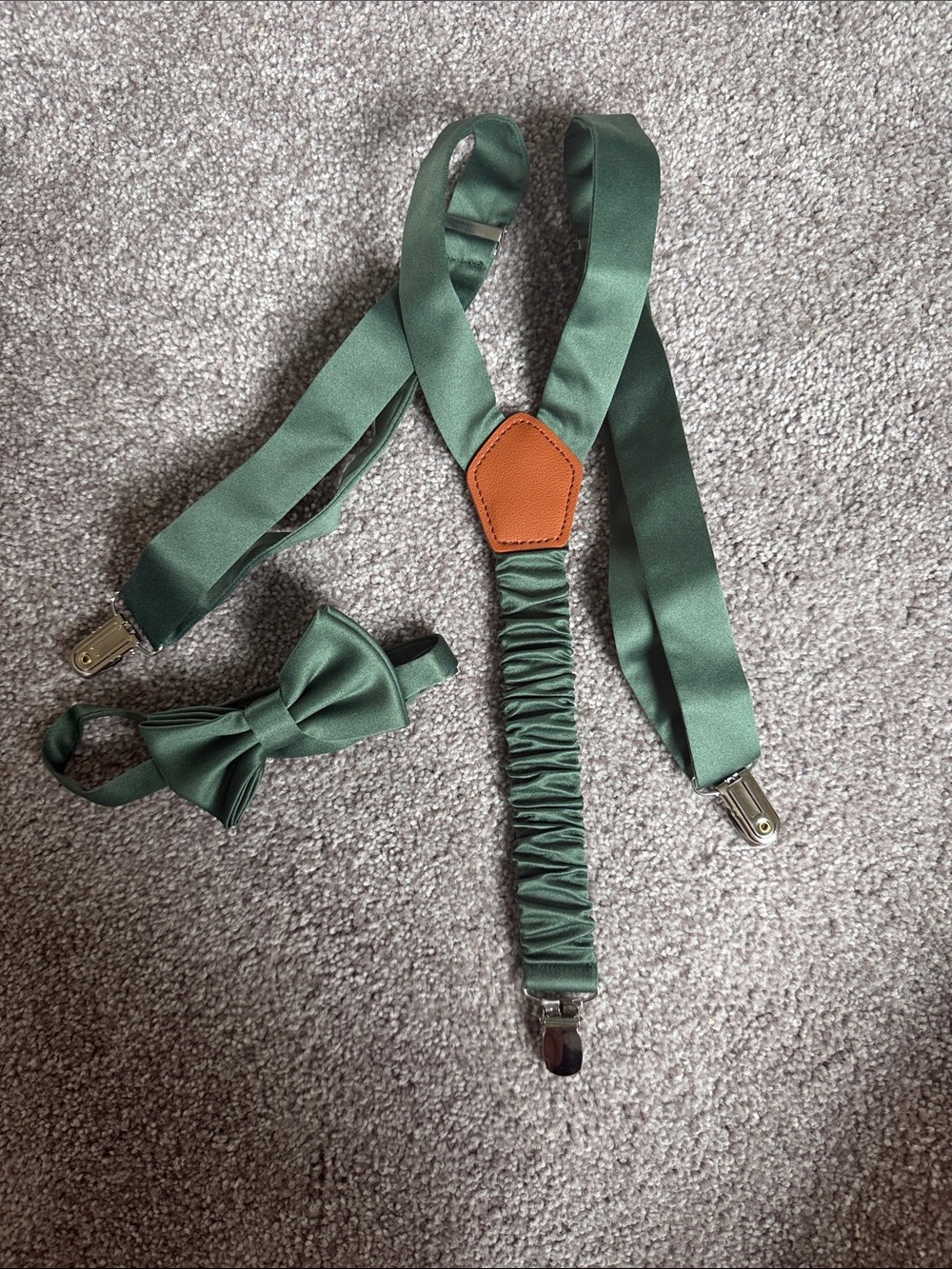Azazie Green Kids Suspenders and Bow Tie Set